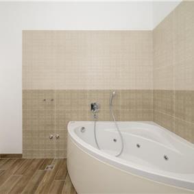 4 bedroom villa bedroom with pool, Svetvinčenat, Istria, sleeps 8